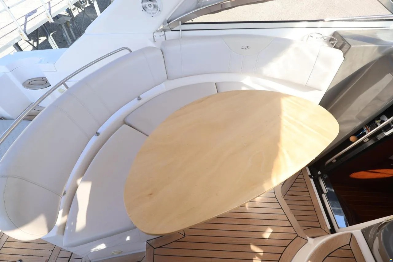 Regal 3760 - 