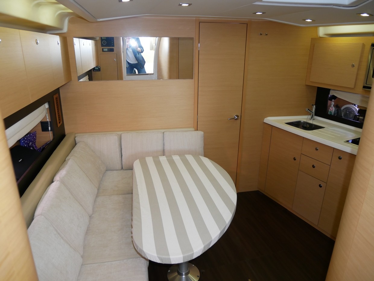 Beneteau Montecarlo 37 HT - 