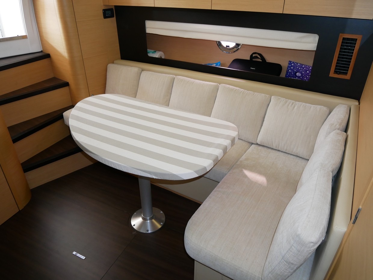 Beneteau Montecarlo 37 HT - 