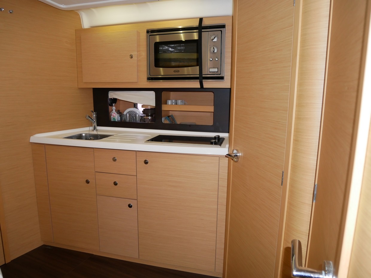 Beneteau Montecarlo 37 HT - 
