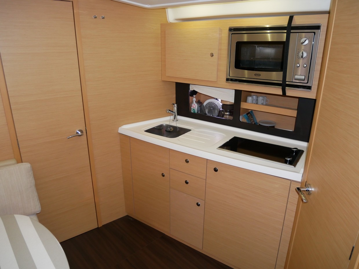 Beneteau Montecarlo 37 HT - 