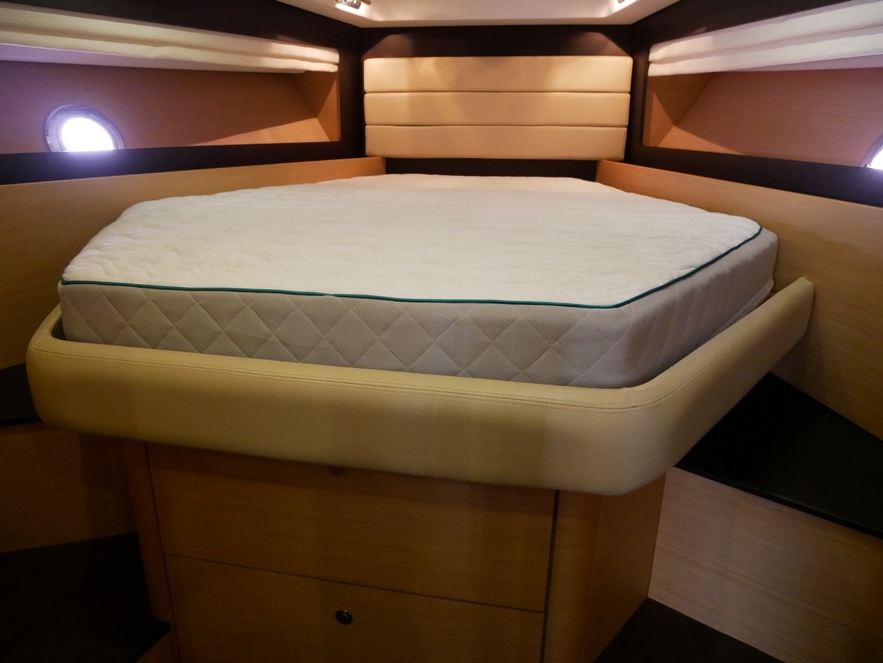 Beneteau Montecarlo 37 HT - 