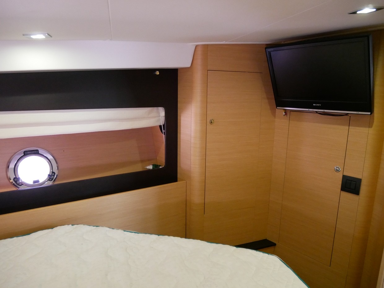 Beneteau Montecarlo 37 HT - 