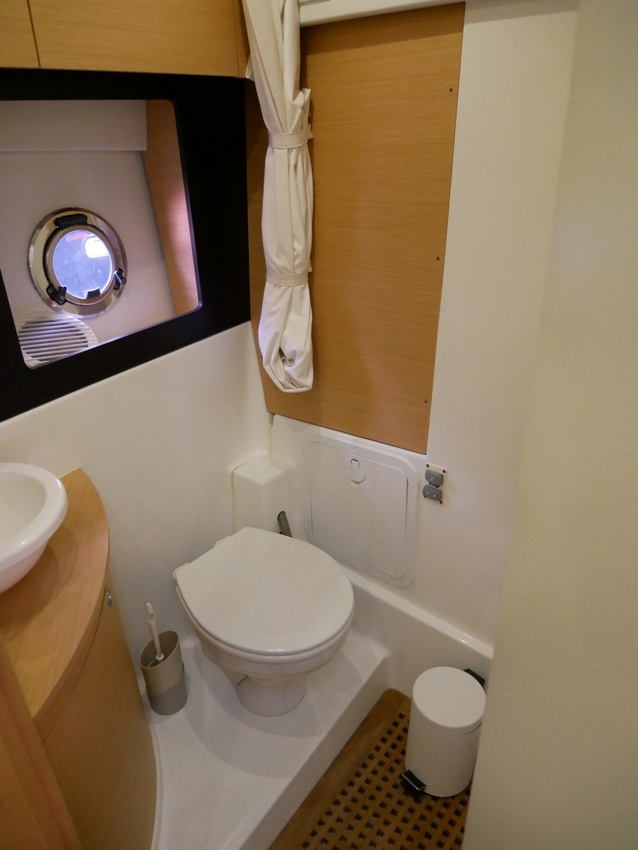 Beneteau Montecarlo 37 HT - 