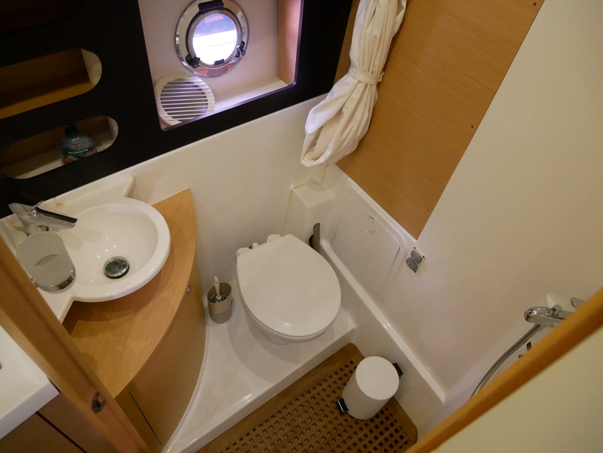 Beneteau Montecarlo 37 HT - 